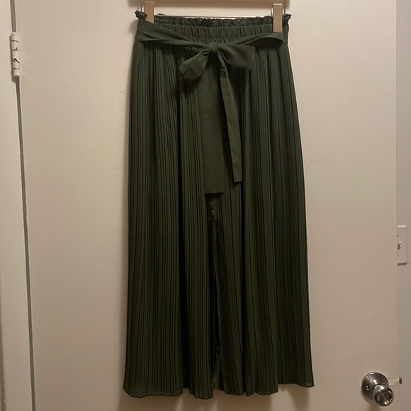 Olive Green Midi Skirt with buttons and tie detail - Picture 1 of 4